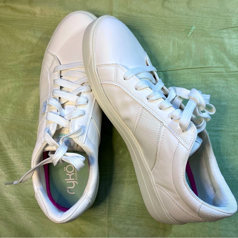 Ryka Women's VIV Classic White Lace Up Sneakers, 9.5M